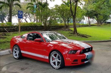 2013 FORD Mustang GT V8 10km only