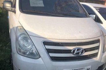 SELLING HYUNDAI Starex 2016 d automatic