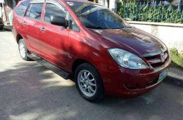 SELLING TOYOTA Innova diesel 2005