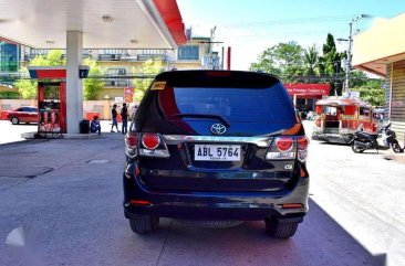 2015 Toyota Fortuner V AT Super Fresh 1.048m Nego