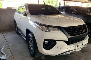 TOYOTA Fortuner 2.4 G 4x2 2018 Automatic White