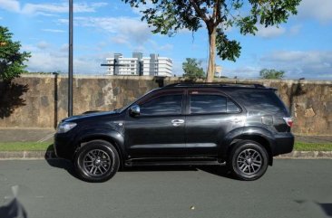 2011 Toyota Fortuner V Php878,000 Accepts Trade in