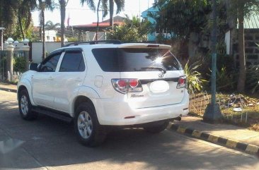 RUSH SALE Toyota Fortuner Diesel AT Family use 2011