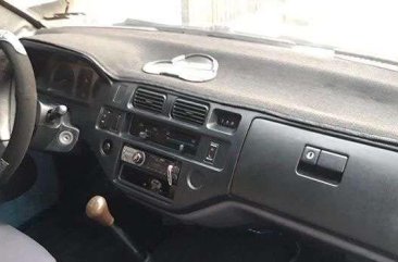 Toyota Revo 2000  manual transmission