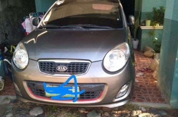 Im selling our pre loved 2010 Automatic KIA Picanto Titanium Grey.0 AT