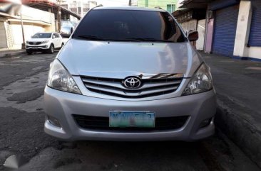 Toyota INNOVA G Top of the line 2011 model