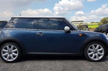 2010 MINI COOPER. LIKE NEW. MUST SEE.