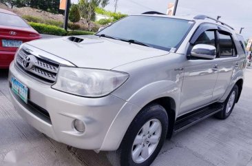 Toyota Fortuner V 4X4 AT 2008 (Top of the Line) - 630K NEGOTIABLE!