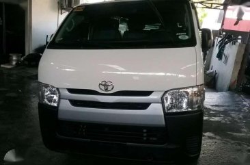 2017 TOYOTA HI ACE COMMUTER 3.0 Manual Transmission