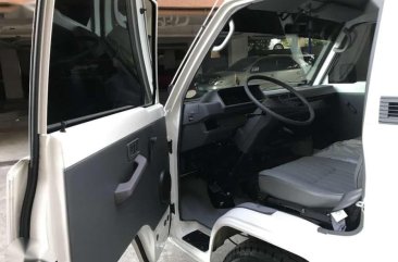 2018 s Mitsubishi L300 MT 3tkms only Exceed Dual Aircon