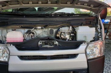 2016 Toyota Hiace Commuter 2.5 Manual Diesel Silver 