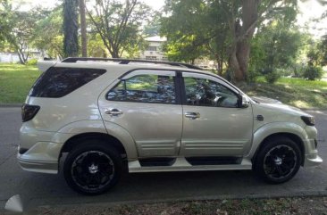 2013 TOYOTA Fortuner g vnt diesel FOR SALE