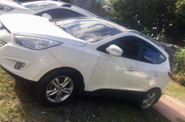 URGENT FOR SELLING: 670K negotiable Hyundai Tucson 2013 model