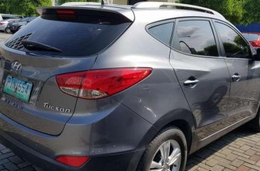 Hyundai Tucson 2011 model gas manual