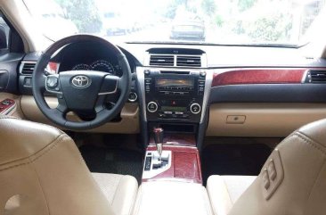 2013 TOYOTA Camry 2.5V Pearl White