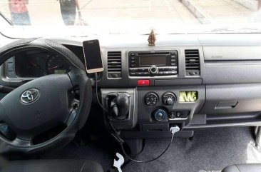 Assume 2017 Toyota Hiace Commuter Manual Diesel