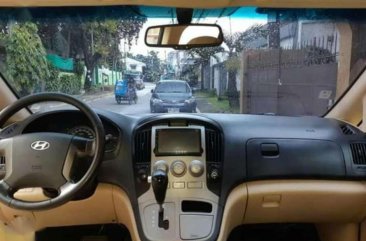 2010 HYUNDAI Starex gold FOR SALE