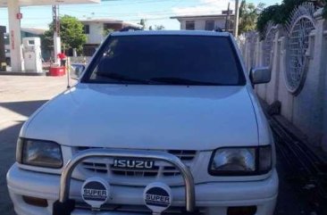 SELLING Isuzu Fuego 2000