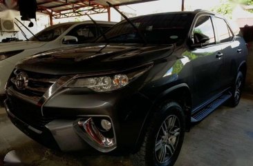 TOYOTA Fortuner 2.4 G 4x2 2017 Manual Gray