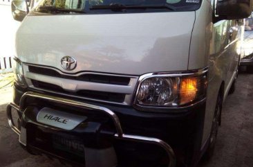 Toyota Hiace commuter 2011 diesel mt