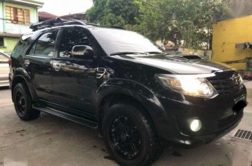 Toyota Fortuner 3.0 V AT 2015 for sale 