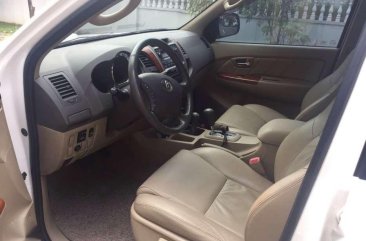 2011 TOYOTA Fortuner V 4x4 Diesel 200T worth of accessories