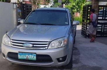 2010 Ford Escape ( Toyota Innova Avanza Nissan Xtrail)