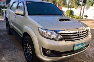 Toyota Fortuner V 2012 for sale 