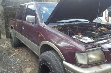 SELLING pick up ISuZu Fuego 2000