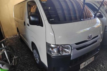 2018 Toyota Hiace 3.0 commuter diesel manual WHITE