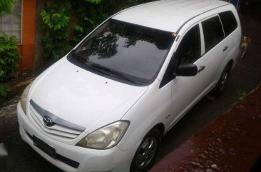 RUSH SALE!!! 520k 2010 Toyota Innova J Variant - Manual