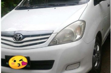 RUSH SALE!!! 520k 2010 Toyota Innova J Variant - Manual