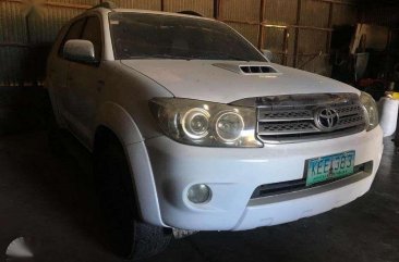 Toyota Fortuner 2010 V 4x4 - Asialink Preowned Cars