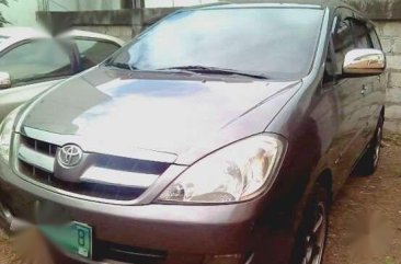 For sale TOYOTA Innova g 2006 model Top of the line Gas