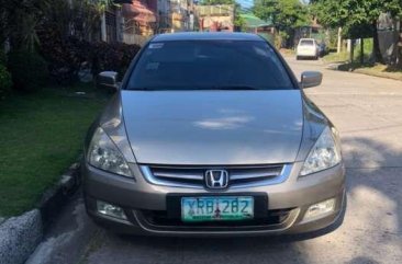 I’m selling my Honda Accord 2004 tip pg the line model