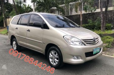 2010 TOYOTA Innova e automatic gas