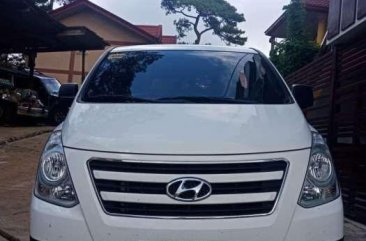 2018 Hyundai Grand Starex 2.5 Diesel MT white