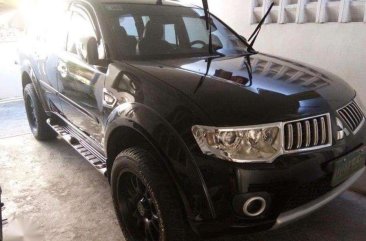 SELLING MITSUBISHI Montero glsv 2012 Model