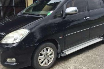 SELLING Toyota Innova G 2011 