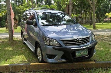 Selling my TOYOTA Innova 2012 E Fresh and low mileage