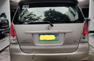 Toyota Innova E 2010 FOR SALE