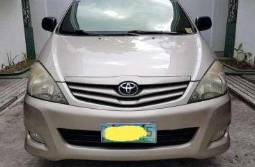 Toyota Innova E 2010 FOR SALE