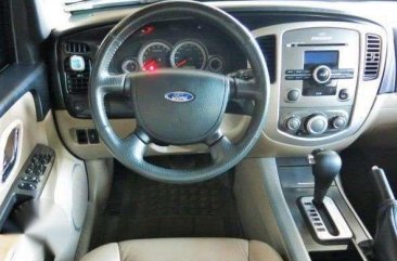 2008 Ford Escape . automatic . all power . very fresh 