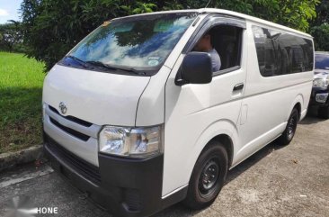 2017 Toyota Hiace 3.0 commuter diesel manual white