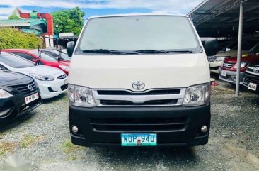 2014 TOYOTA HIACE COMMUTER 2.5L TURBO DIESEL M/T