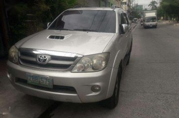 2005 TOYOTA Fortuner V 4x4 Matic Diesel FOR SALE