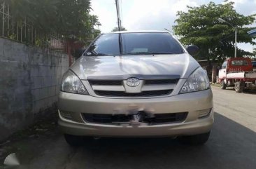 TOYOTA Innova 2.5e All power Manual transmission