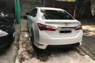 2016 TOYOTA ALTIS 20V automatic top of the line model negotable