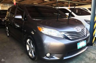 2011 Toyota Sienna XLE A/T Full Options Full Ootions