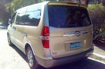 For sale HYUNDAI Starex Vgt 2010 gold diesel manual